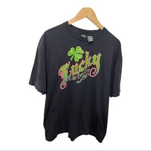 LUCKY ST PADDY MEN’S BLACK GREEN CLOVER LUCKY ALL DAY T-SHIRT